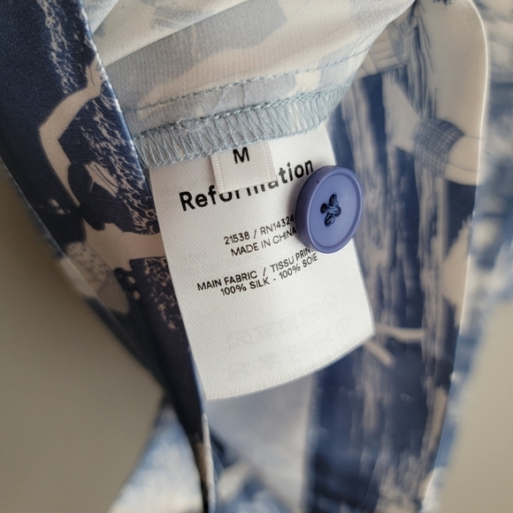 Reformation Hanson Silk Top in Ama size M - Picture 6 of 7